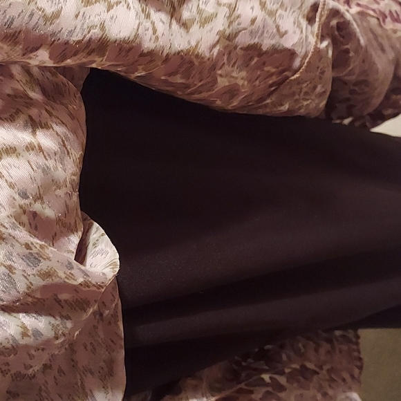 Ladies tierd dress. - Picture 3 of 6